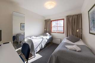 Отель Hotel Haapalinna Тампере Двухместный номер с 2 отдельными кроватями-12